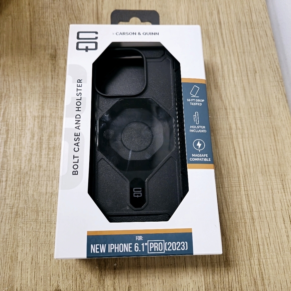 CQ x Carson & Quinn Bolt with MagSafe Case and Holster - iPhone 15 Pro (Black) - Picture 2 of 9